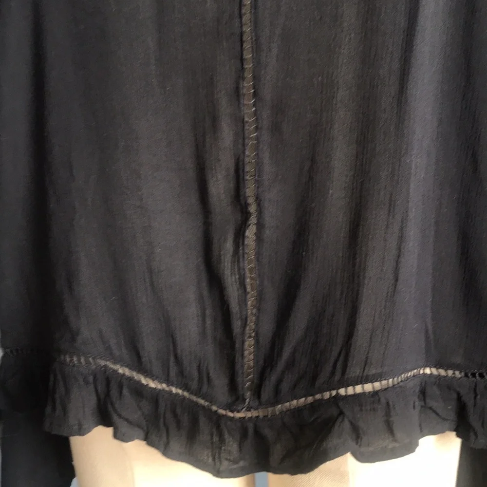 AEO black cold shoulder oversized cropped embroidered long sleeves top size M - Picture 8 of 14